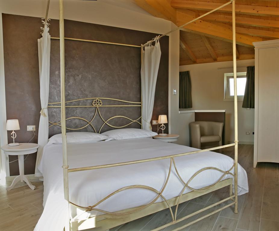 Relais Colle San Giorgio Bed & Breakfast Бардолино Стая снимка